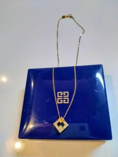 GIVENCHY ジバンシィ Gロゴ スクエア ネックレスのサムネイル