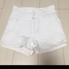 ホワイトデニムショートパンツ