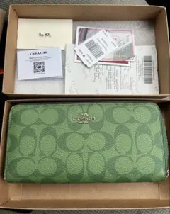 COACH 緑色 レザー 長財布