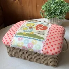 蓋つきカゴ（小）メリーボンボン 小物入れ　バスケット　エコクラフト