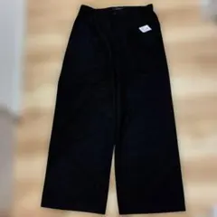 ブラック　パンツ