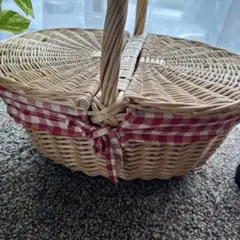 籐製バスケット 赤チェック内布付き