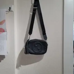 黒 ショルダーバッグ フリンジ付き