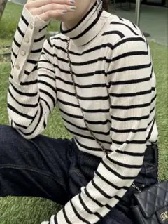 【DISCOAT】 リブ袖口ボタンタートルネックプルオーバー