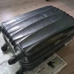 ジャンク品 ブラック キャリーケース　キャスター破損 機内持ち込み