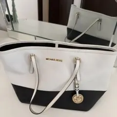 MICHAEL KORS ホワイト ブラック トートバッグ
