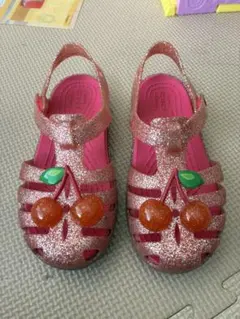 クロックス ピンク チェリーサンダル