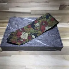 ジ*ズ様 Yves Saint Laurent イヴサンローラン 花柄 シルク1のサムネイル