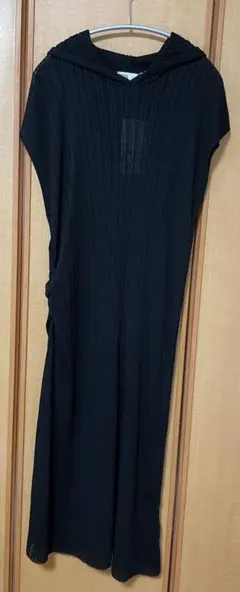 【タグ付き】★ZARA★フード付きブラックリブニットロングワンピース