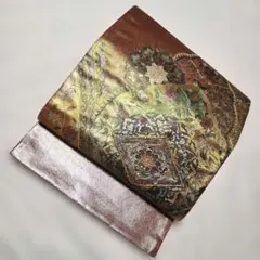 【美品】袋帯　花唐草　幻想的な箔地　キラキラ　黒金　六通 美品】袋帯 花唐草 幻想的な箔地 キラキラ 黒金 六通 - メルカリ