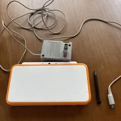 New 2DS LL ホワイト/オレンジ 本体　※充電器付き