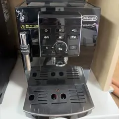 デロンギ マグニフィカ ECAM23120B 全自動エスプレッソマシン　イタリアのサムネイル