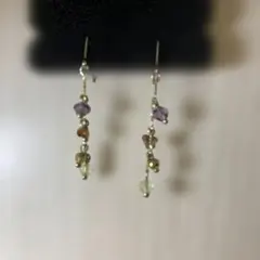 ぶら下がり蝶々ピアス