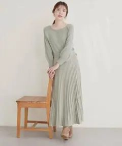 ナチュラルクチュール　配色ニットプリーツロングワンピース　カーキ　フリーサイズ