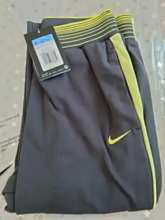 新品未使用　NIKE ナイキ　ドライフィットパンツМサイズ
