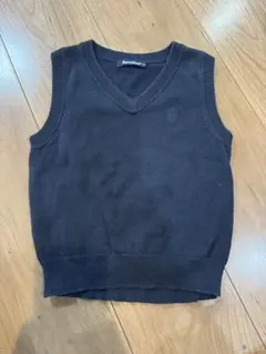 familiar ネイビー　お受験に。Vネックニットベスト 100