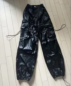レザーカーゴパンツ