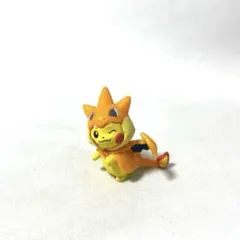 ポケモンセンター限定 ポンチョを着たピカチュウ メガリザードンY フィギュア