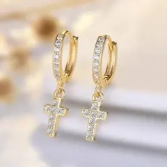 372P【オシャレ】　K18仕上げ　クロス　 ダイヤ　ピアス CZ ゴールド