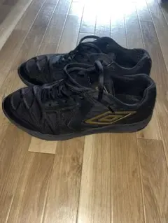 【美品】umbro トレーニングシューズ 27cm