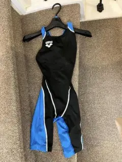 未着用　アリーナ✨スポーツ用水着 黒/青サイズM(9)試合OKお値下げ済み