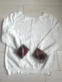 ブルーレーベルクレストブリッジ　白ニット