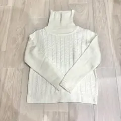 ホワイト ケーブルニット タートルネックセーター　Mサイズ