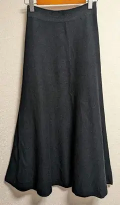 ユニクロ　ニット　フレアスカート　ホールガーメント　ブラック