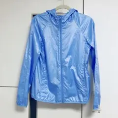 薄手ウインドブレーカー