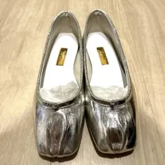 Nakamura様【美品】MARTINIANO ゴールド フラットシューズ - メルカリ
