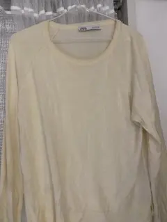 【来週までお値下げ】ZARA 長袖 薄手ニット イエロー　クリーム色