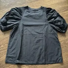 Discoat 黒 パフスリーブ トップス