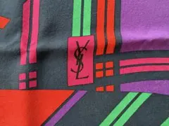 Yves Saint Laurent マルチカラー 幾何学模様 シルクスカーフ - メルカリ