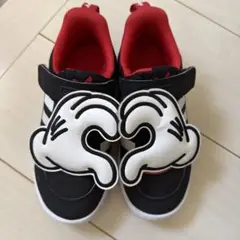 adidas ディズニー スニーカー