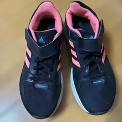 アディダス　adidasキッズスニーカー　23cm