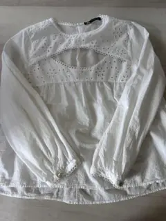 ZARA 刺繍入りホワイト長袖ブラウス M