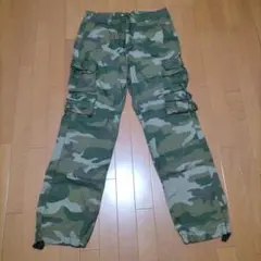 極美品　迷彩パンツ　サバゲー　カーゴパンツ　　戦闘服