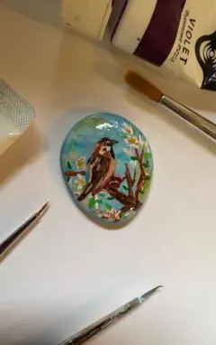 手描き鳥と花のペンダント