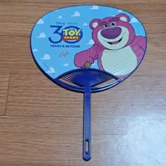 オーマイカフェ　トイストーリー　ロッツォ 予約特典　うちわ