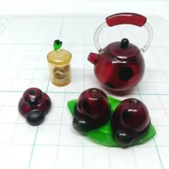 森から生まれたティーセット　メガハウス　ミニチュア　クローバー 森から生まれたティーセット
