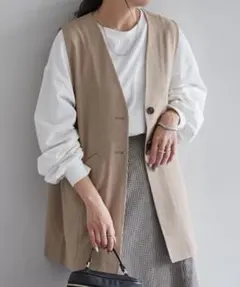 DISCOAT 【WEB限定】テックリネンノーカラージレ ベスト ベージュ