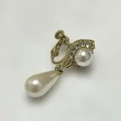 ゴールドイヤリング 片方のみ ストーン パール付き しずくパール キラキラ