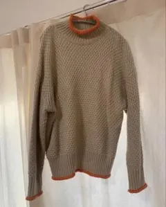 オレンジ長袖ニット