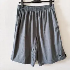 ナイキ DRI-FIT ショートパンツ M グレー ハーフパンツ スポーツ