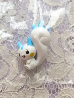 ポケモン　しっぽみてみて！フィギュア　パチリス