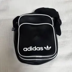 adidas アディダス ショルダーバッグ ブラックのサムネイル