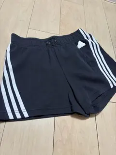ADIDAS レディースショートパンツのサムネイル