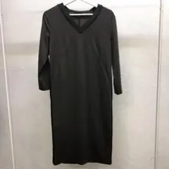 【ICB】カーキのVネックロングワンピーススリット入りデザイン