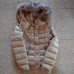MONCLER ダウンジャケット ファー付き ベージュのサムネイル