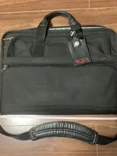 TUMI ビジネスバッグ ブリーフケース②